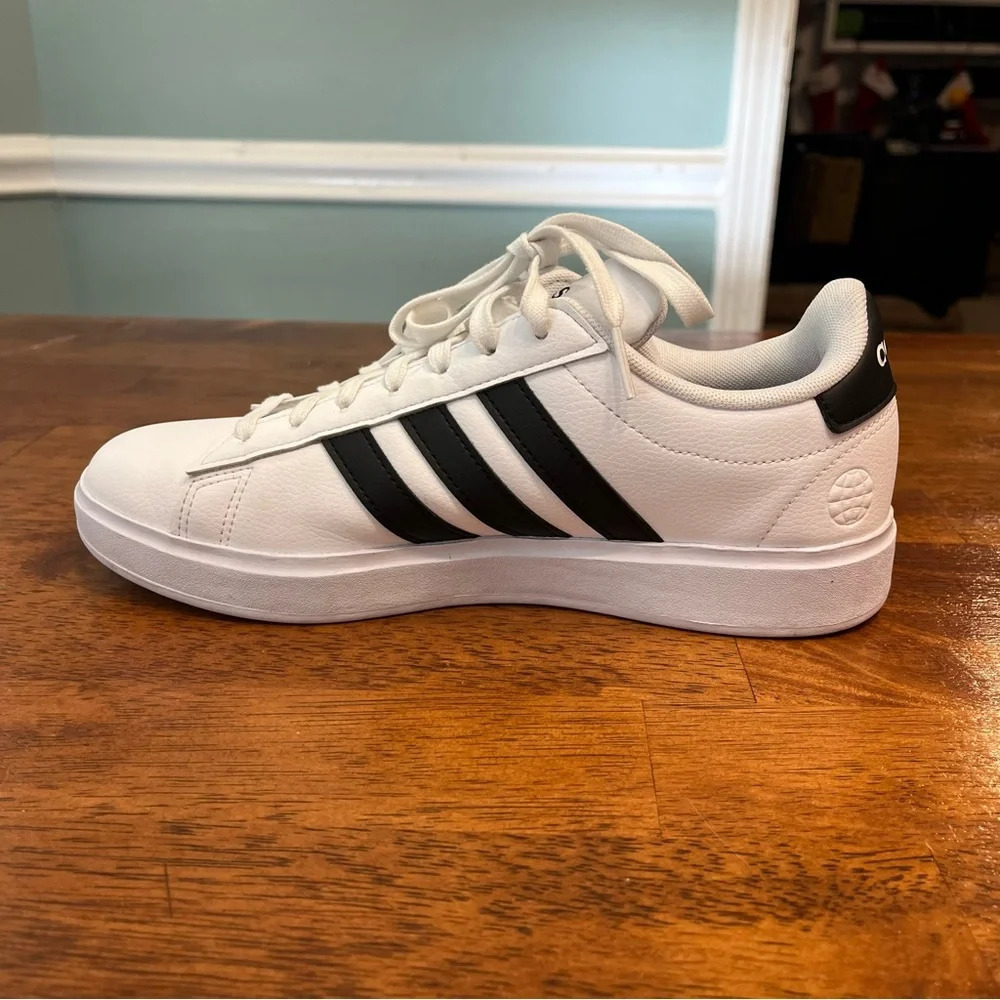 Men's Grand Court 2.0 Sneaker white black size 9.5 - Picture 2 of 8